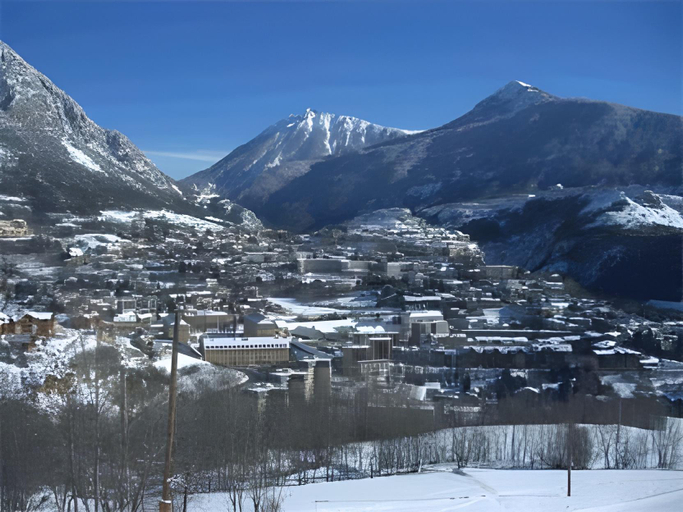 Others 5, Hotel de la Gare, Hautes-Alpes