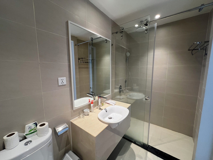Bathroom 12