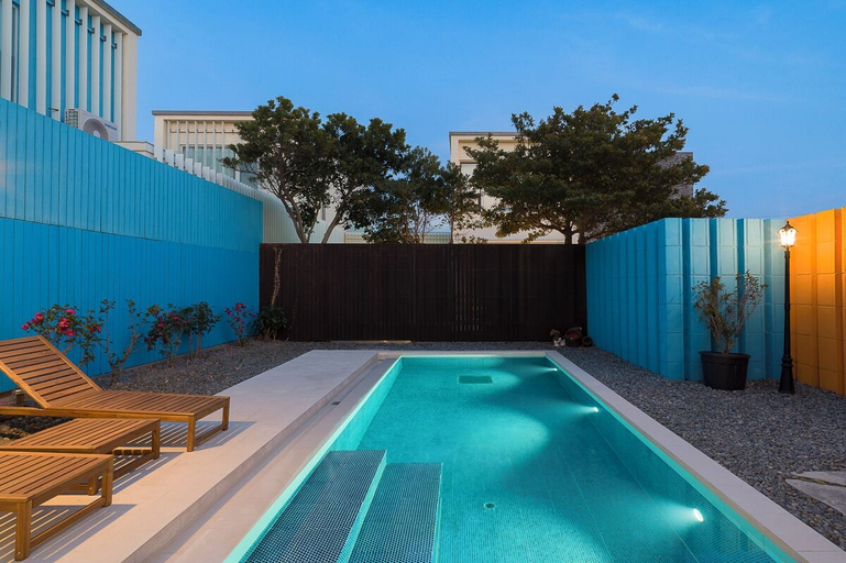 Swimming Pool 12
