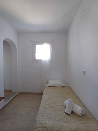 Bedroom 2, Manos Rooms, South Aegean