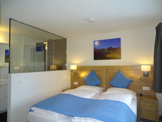 Bedroom 4, Detached Chalet Close to the ski Area, Zell am See