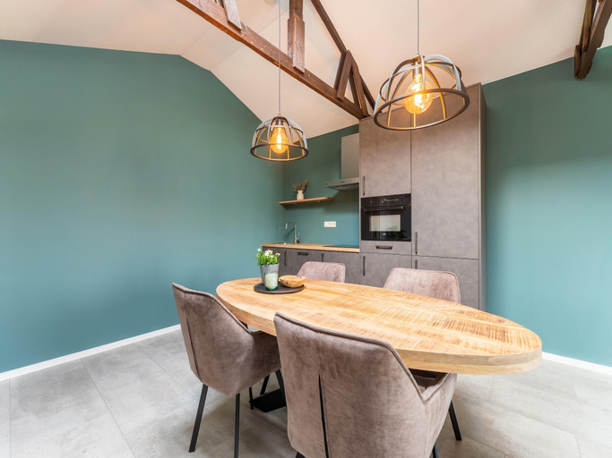 Dining 3, Comfortable Holiday Home With Garden, Hellendoorn