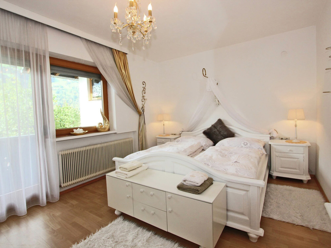 Bedroom 2, Apartment in Stumm Near Ski Slopes, Schwaz