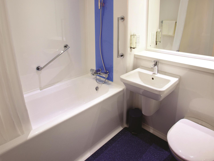 Bathroom 5, Travelodge Cardiff Central, Cardiff