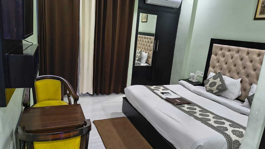Bedroom 2, Hotel Krishna Palace, Dehradun