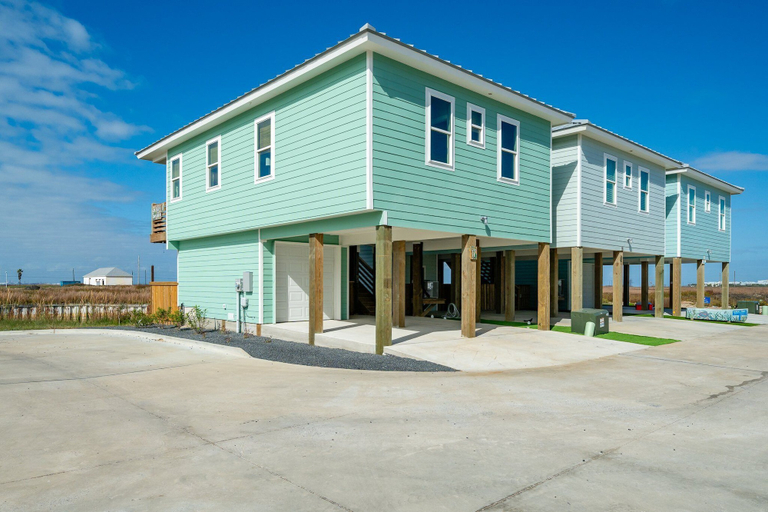 Exterior & Views 2, St. Jo's Bungalow, Nueces