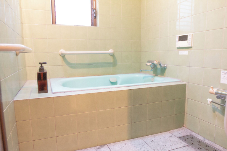 Bathroom 4