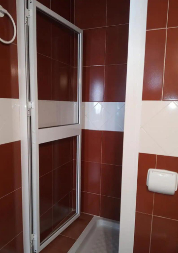 Bathroom 4, Elvegast, Cádiz