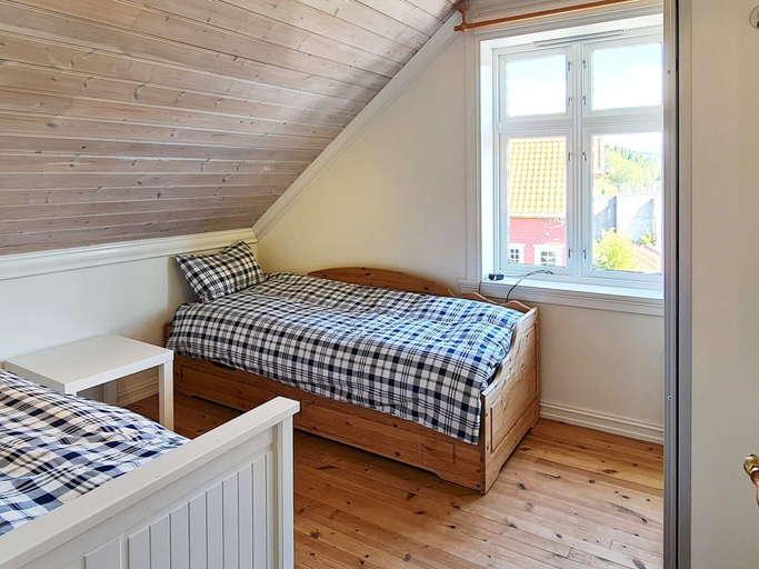 Bedroom 3, 8 Person Holiday Home in Lindas, Lindås