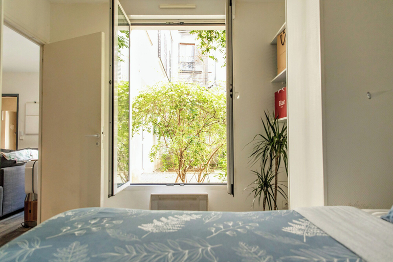 Bedroom 1, LOGEMENT DE CHARME - RÉPUBLIQUE TEMPLE, Paris