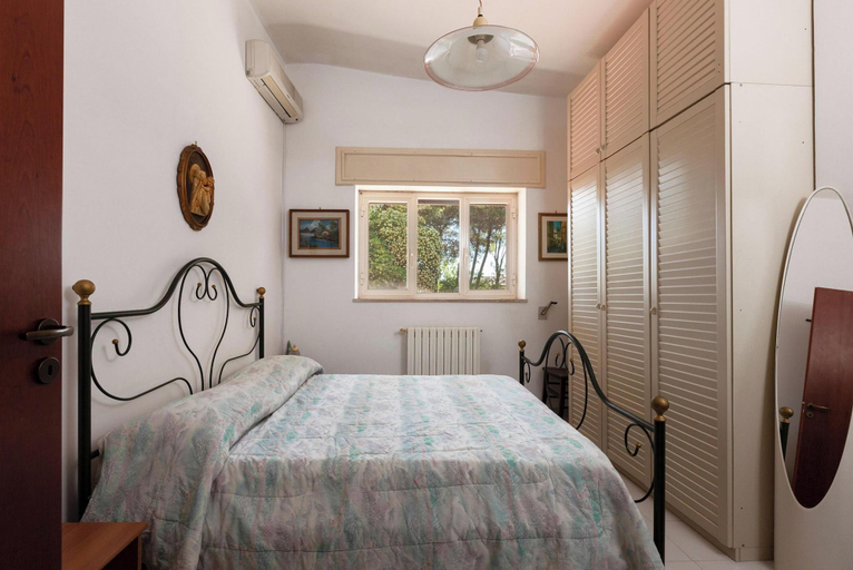 Room 5, Villa Carmen With Garden And Pool, Brindisi