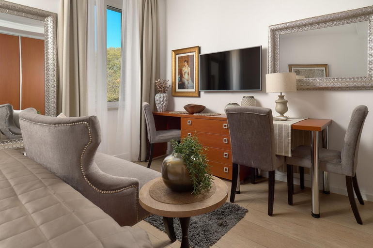 Others 4, Apartments Studios 81, Split