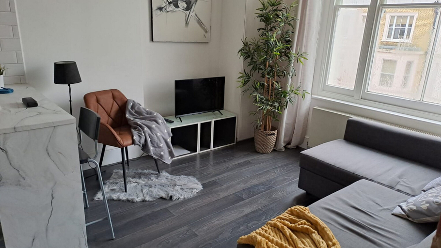 Living room, Fantastic 1BD Flat in the Centre, London