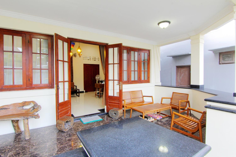 Exterior & Views 1, Musafir Guesthouse, Solo
