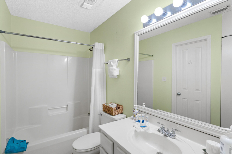Bathroom 4, Grand Caribbean West 215, Okaloosa