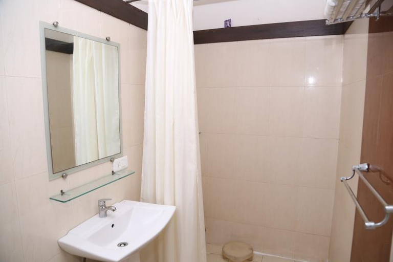 Bathroom 5, Hotel The Grand Orchid, Gautam Buddha Nagar