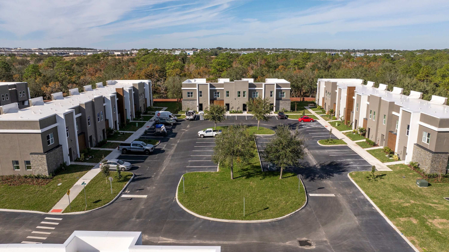 Room 5, Brand New Vacation Home with Private Pool, Osceola