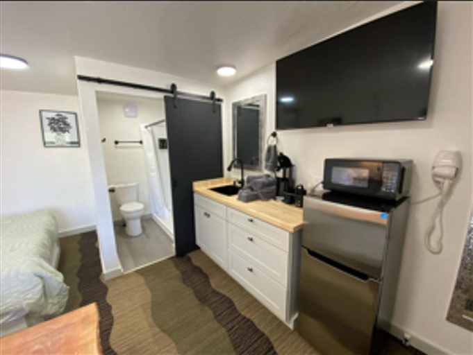 Others 5, The Silverwood Lodge, Kootenai