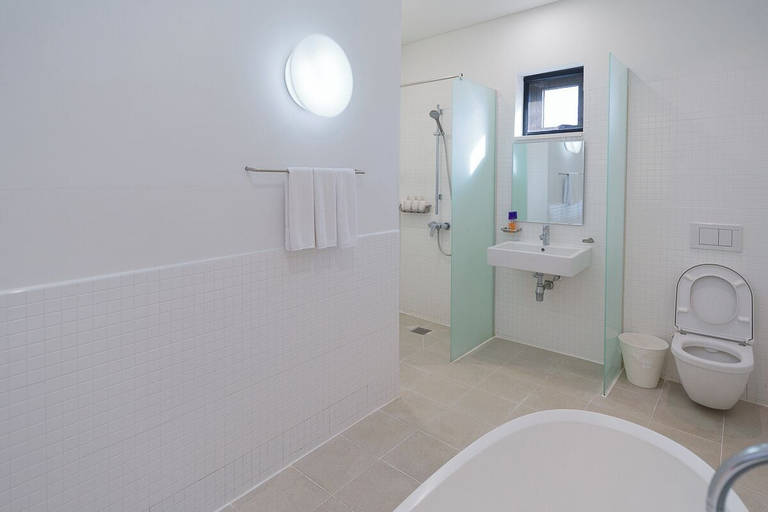 Bathroom 7