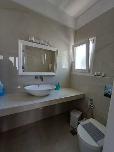 Bathroom 5, Manos Rooms, South Aegean