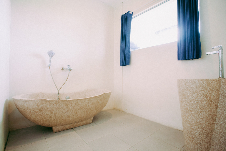 Bathroom 4