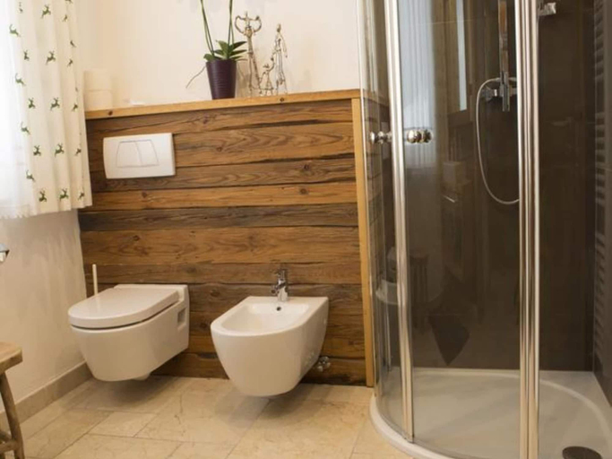 Bathroom 2, Delightful Holiday Home With Sauna, Sankt Johann im Pongau