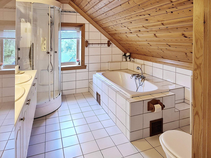 Bathroom 4, 8 Person Holiday Home in Lindas, Lindås