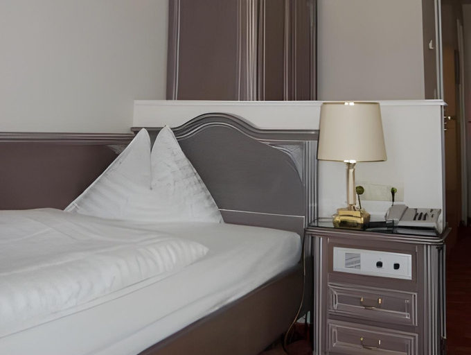 Bedroom 14