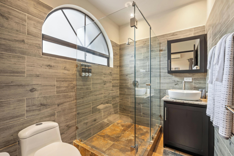Bathroom 4, Relaxing 2 BR  Beach & Pool  Condo Unit2, Santa Cruz