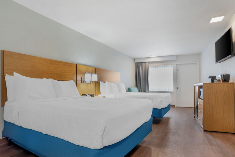 Bedroom 4, Chateau Beachfront Hotel, A By The Sea Resort, Bay