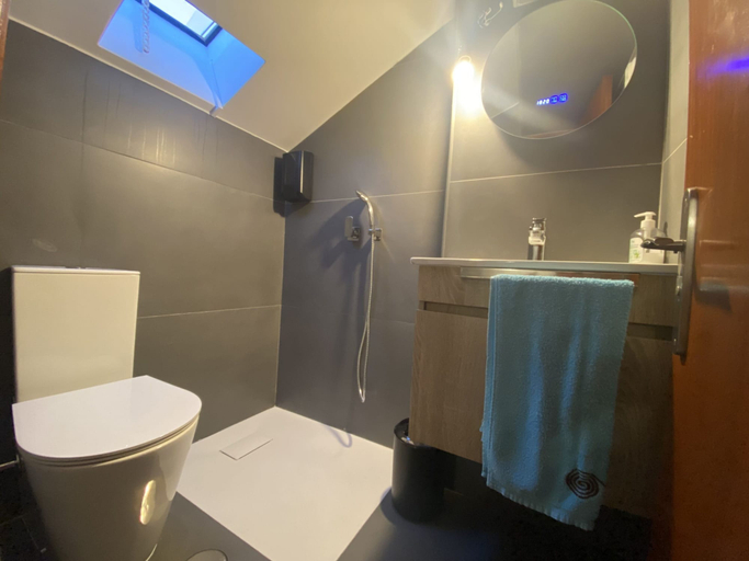 Bathroom 4, Bayview Nazaré, Nazaré