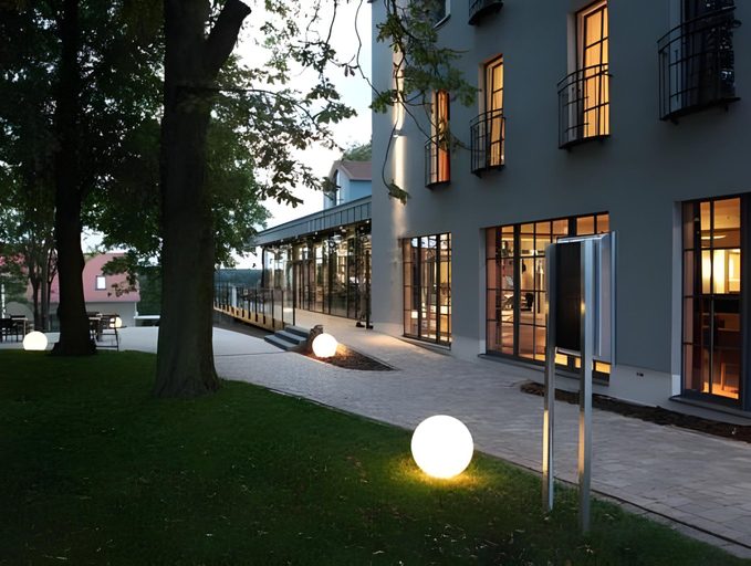Exterior 9