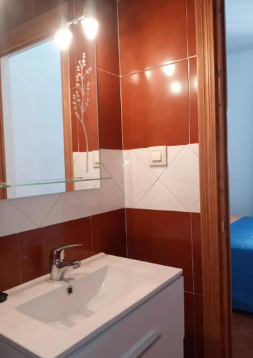 Bathroom 5, Elvegast, Cádiz