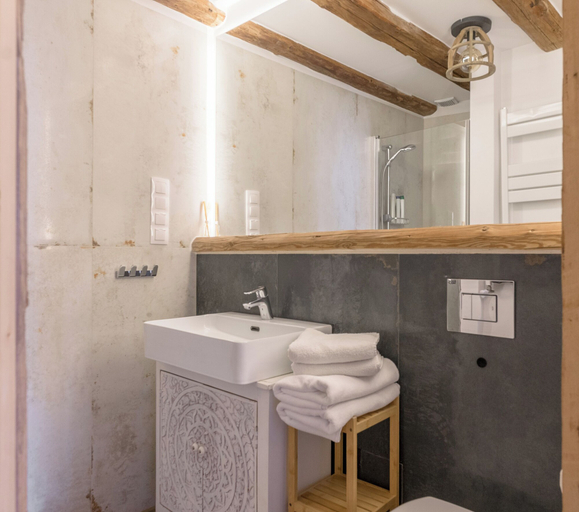 Bathroom 2, Red Brick Apartament w Rynku ProperUNIT, Środa Śląska