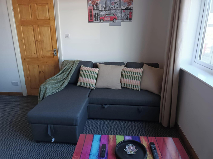 Living area 3, Charming 3-bed House in Birmingham Near nec & hs2, Birmingham