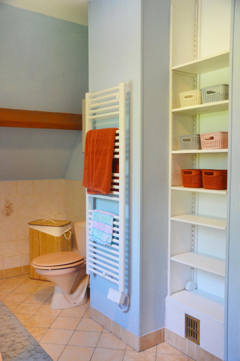 Bathroom 2, Le Malis - Charming half-timbered family house with large garden, Calvados