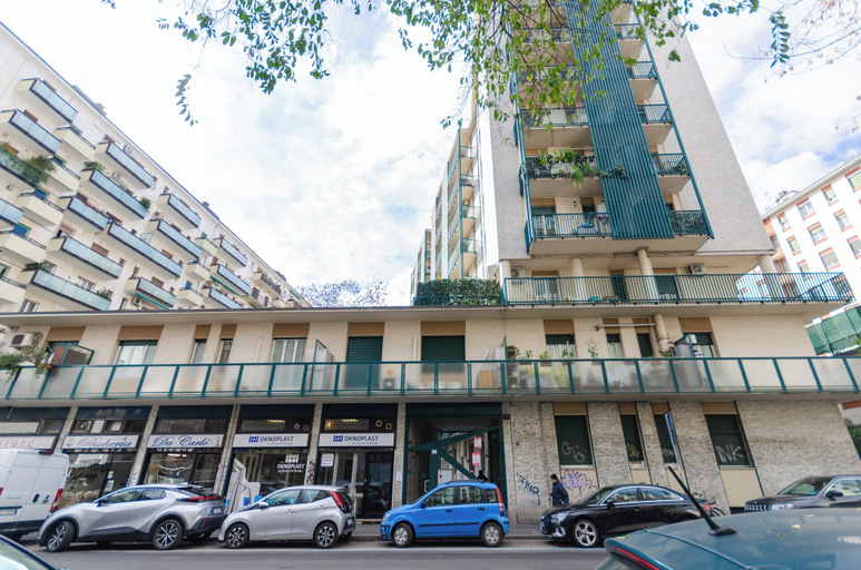 Exterior & Views, VivimiHome-Apartment near Milano Central, Milano