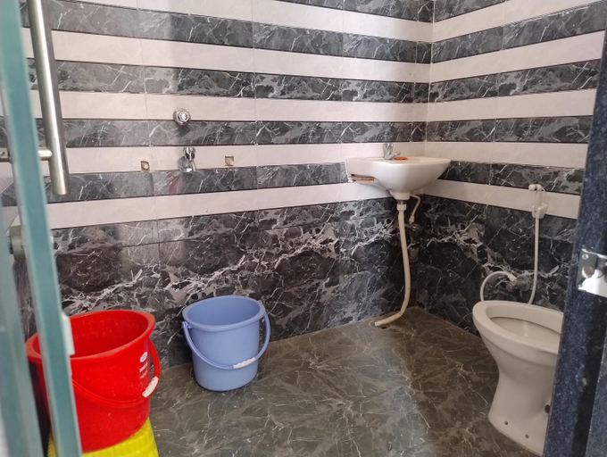 Bathroom, Anand Sadan, Pratapgarh