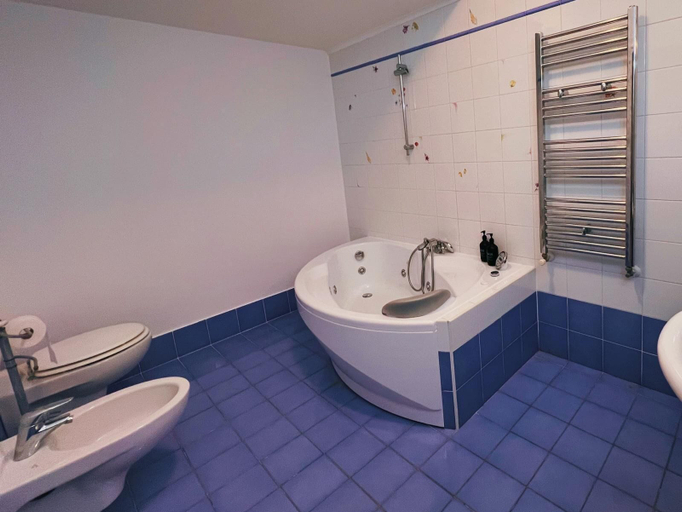 Bathroom 3, Villa La Terrazza, Grosseto