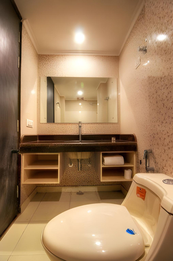 Bathroom 13