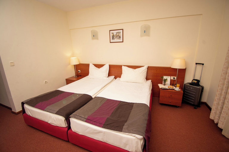 Bedroom 4, Hotel Pirin, Bansko