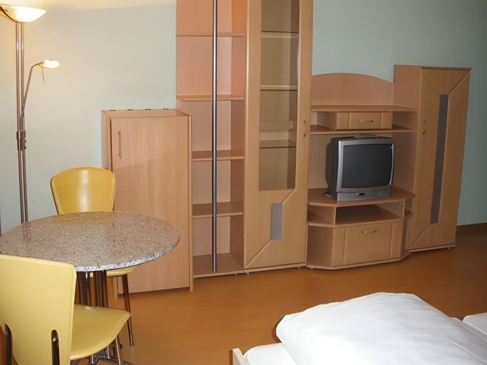 Bedroom 16