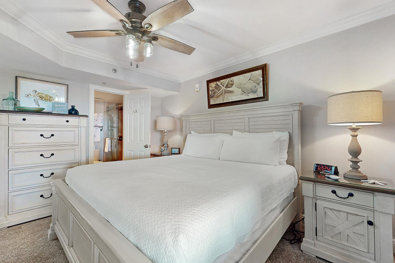 Bedroom 2, Phoenix VII 1002, Baldwin
