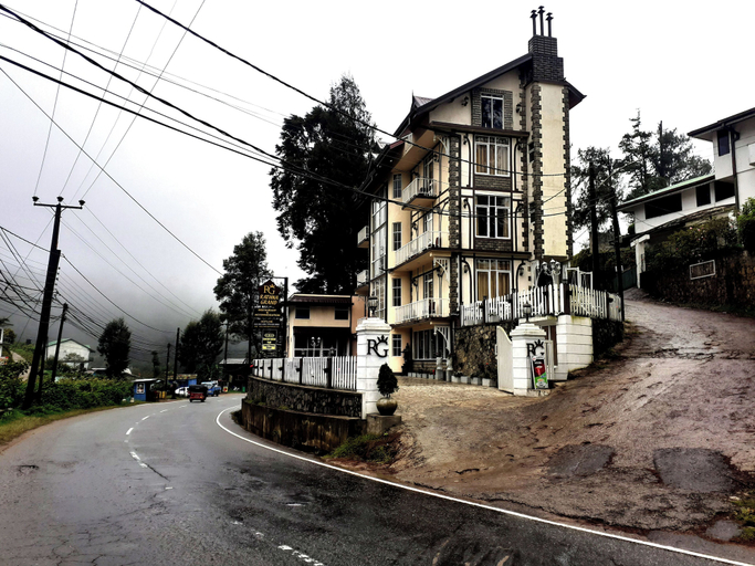 Exterior & Views