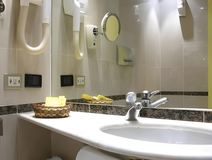 Bathroom 5