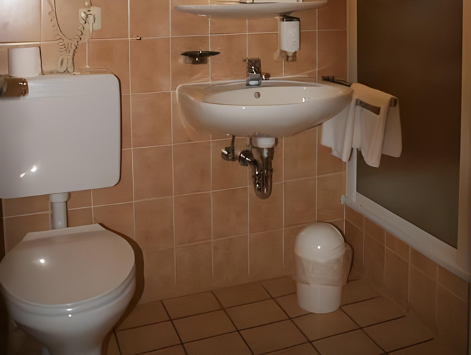 Bathroom 4