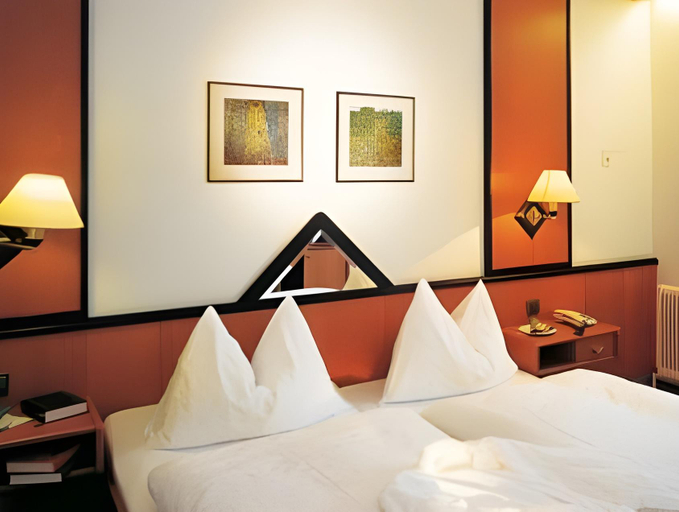 Bedroom 16