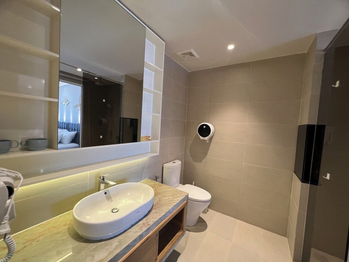 Bathroom 11