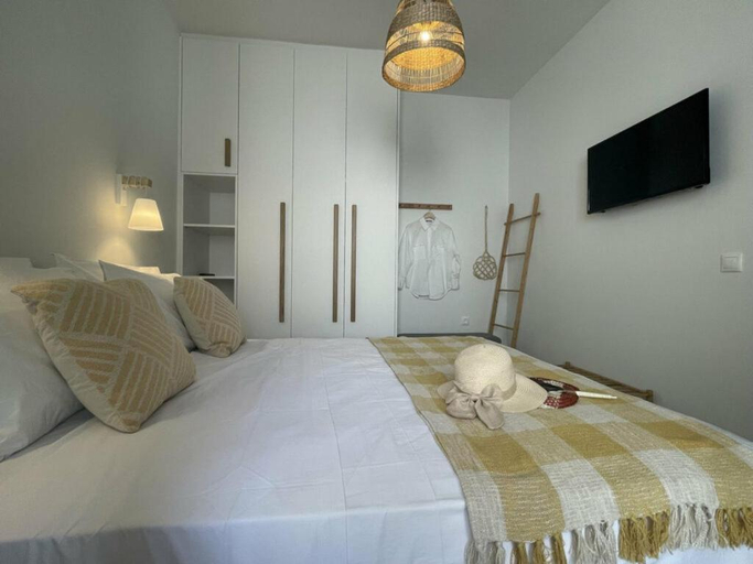 Bedroom 4, Harbour lights by Smaris Collection, Crete
