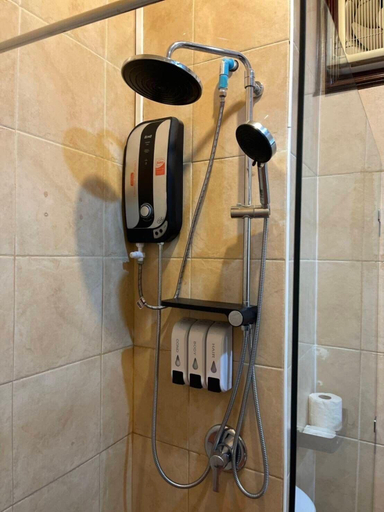Bathroom, The Irish Clock, Muang Udon Thani